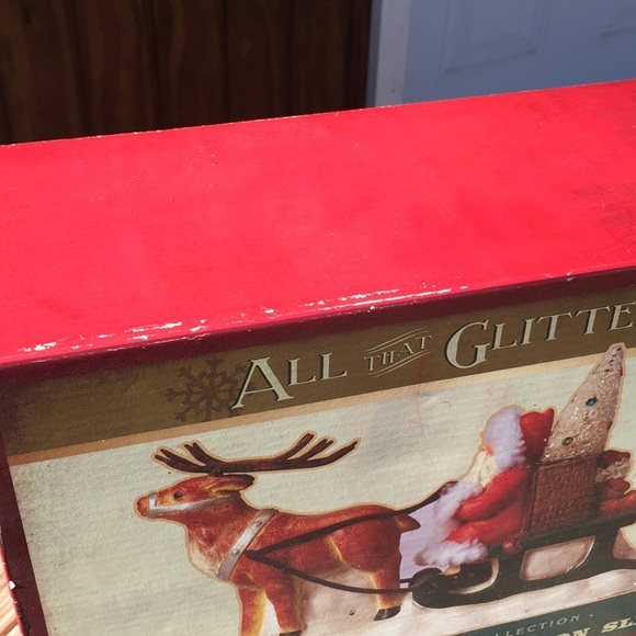 Santa on sled Christmas decor - Picture 8 of 9